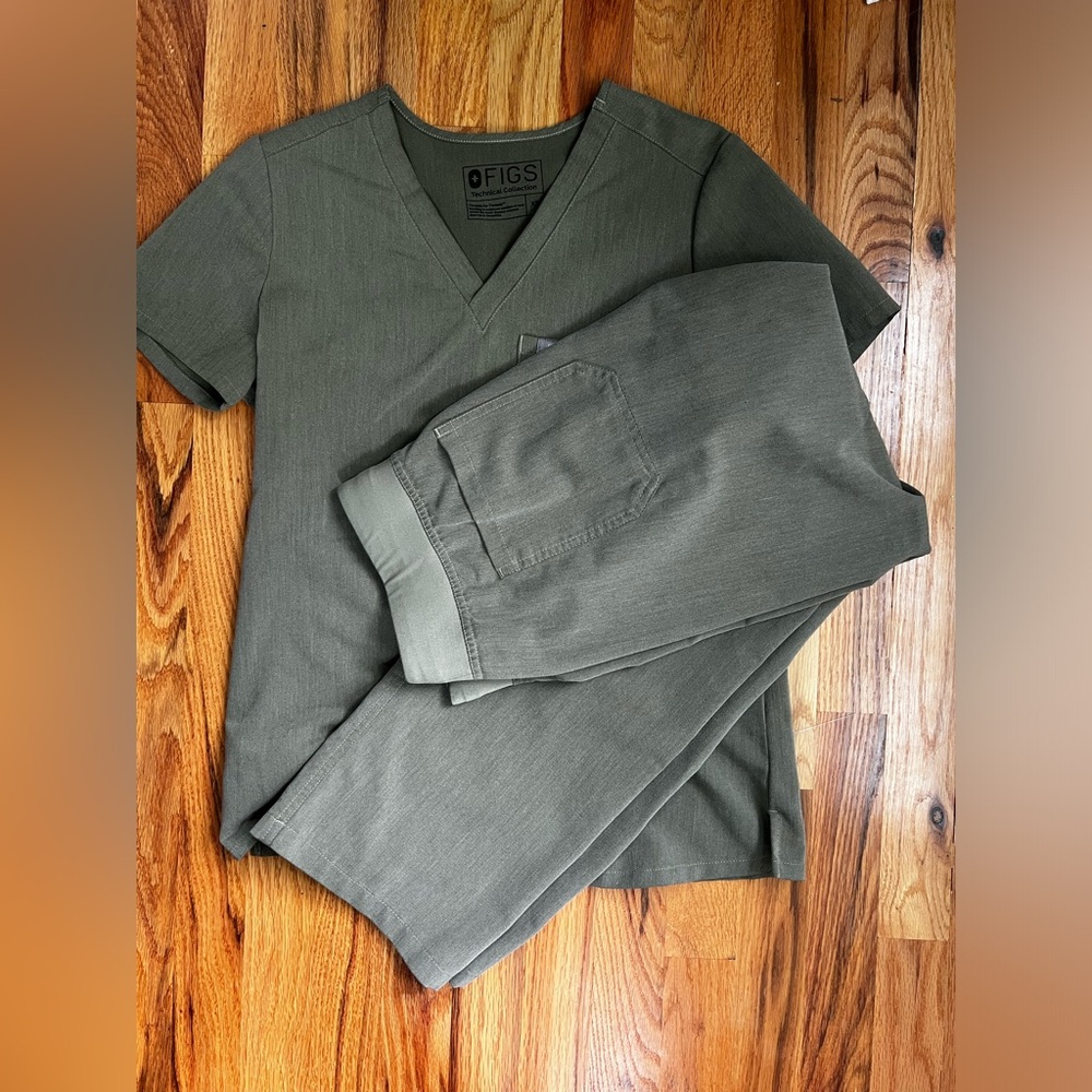 Figs Heather Olive Green Set